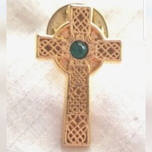 Vintage Camco Gold Green Glass Cross